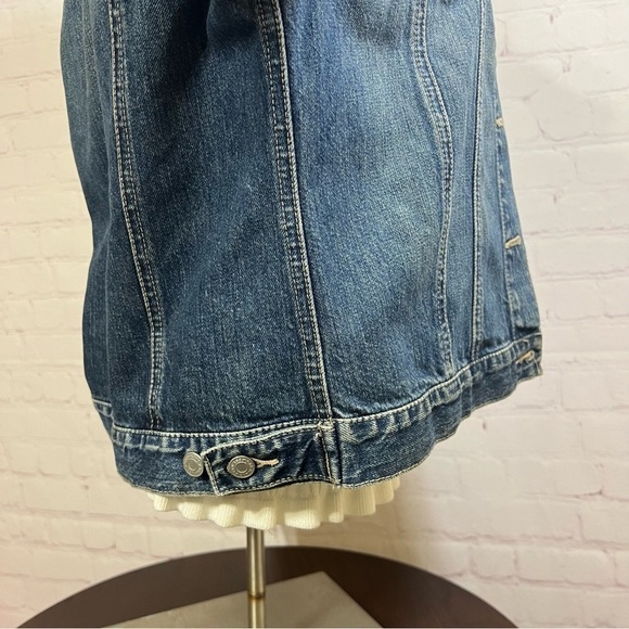 GAP women’s Denim boxy trucker Jacket dirty wash Medium Y2K fashion - Picture 11 of 17